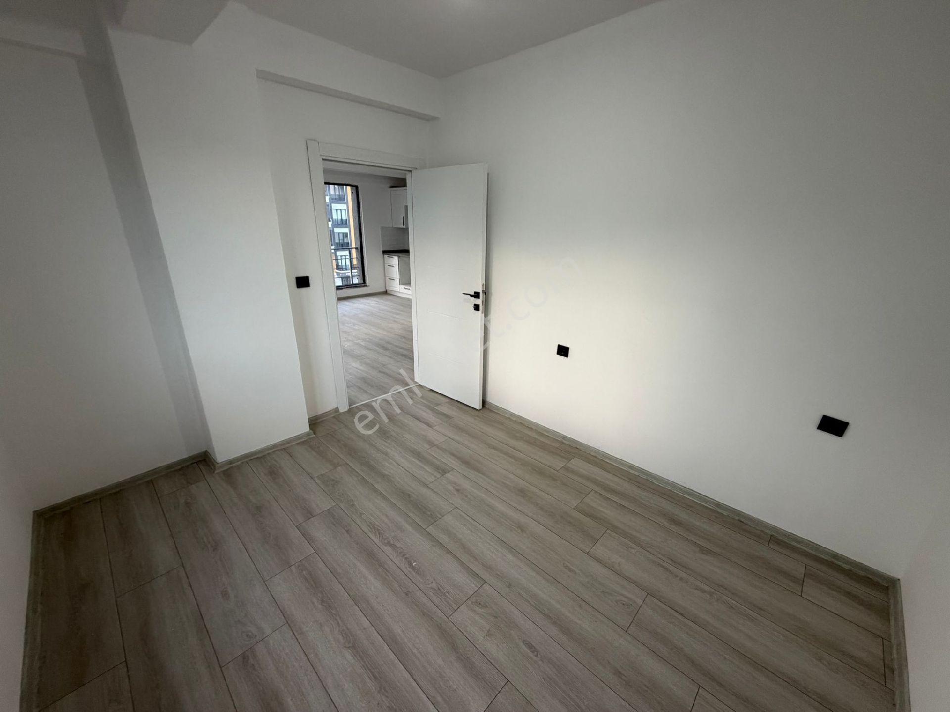 Evim-nur'dan Körfez Mh 1+1 55m2 3.kat Deniz Manzaralı Geniş Balkonlu Tramvaya Yakın Kiralık Daire - Görsel 5