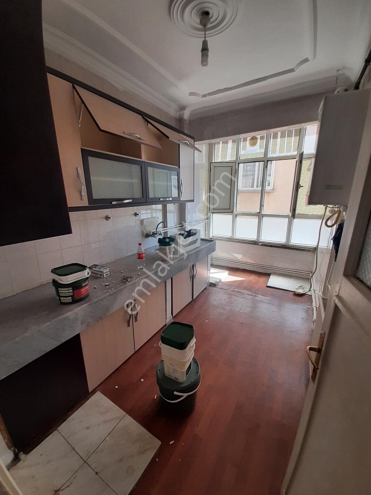 Bahçelievlerde 3+1 Odalı Doğalgazlı Kiralık Daire - Görsel 14