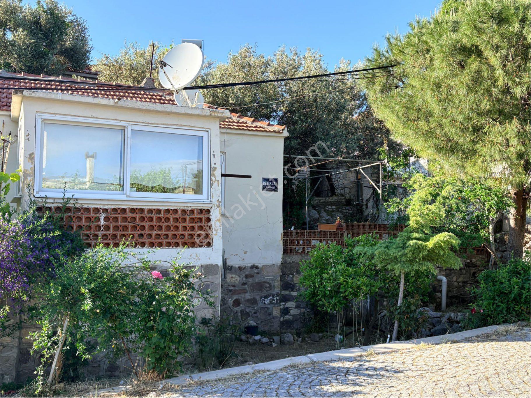 Karaburun Merkezde Taş Ev - Görsel 6