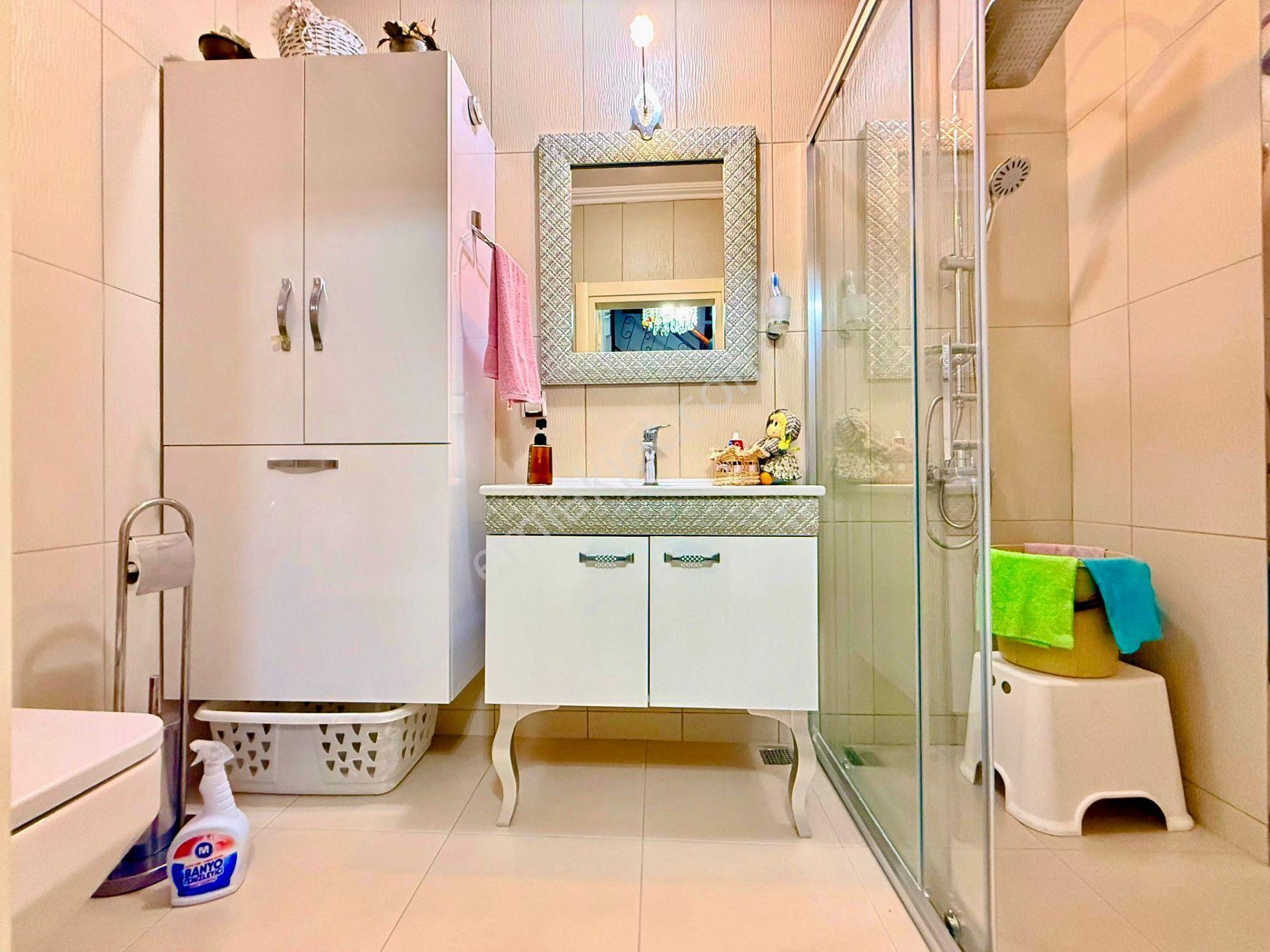 Yükselden Gürede Denize 500 Metre Ful Bakımlı Şömineli 4+1 Villa - Görsel 15