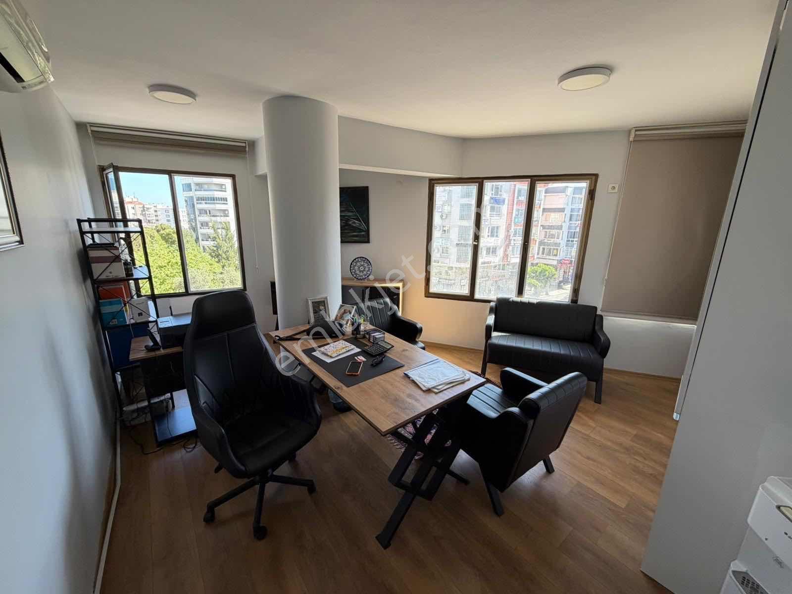 Narlıdere Merkezde Ana Cadde Üzeri İş Bürosu