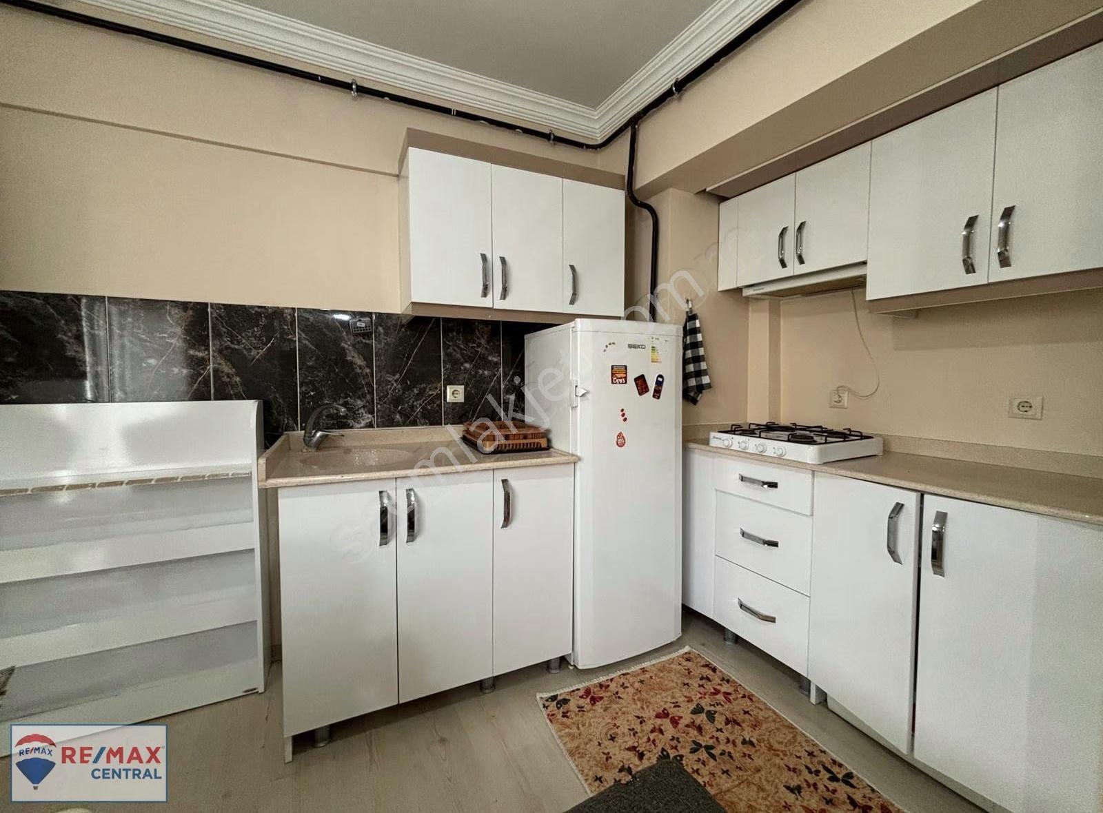 Remax Central'dan Mevlana Mah'de Satılık Arakat Eşyalı 1+1 Daire - Görsel 2
