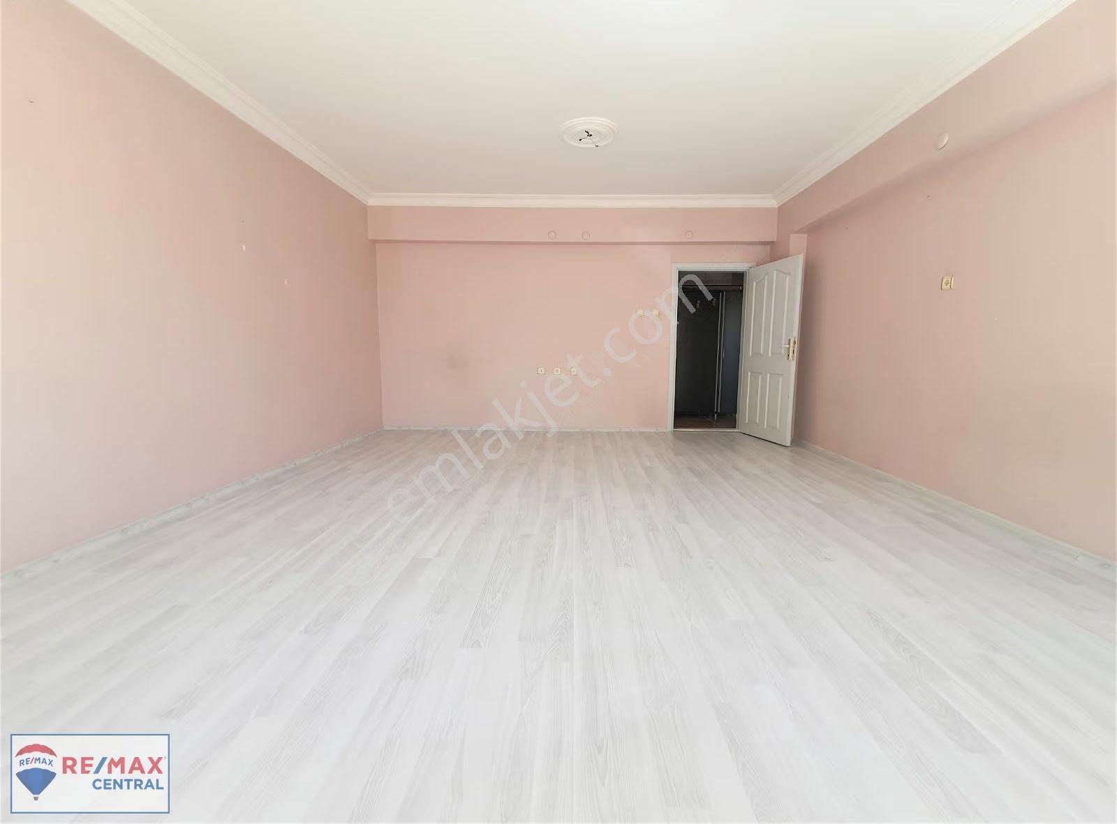 Re/max Central'dan Ulu Camii Civarı 3+1 Bakımlı Satılık Daire - Görsel 2