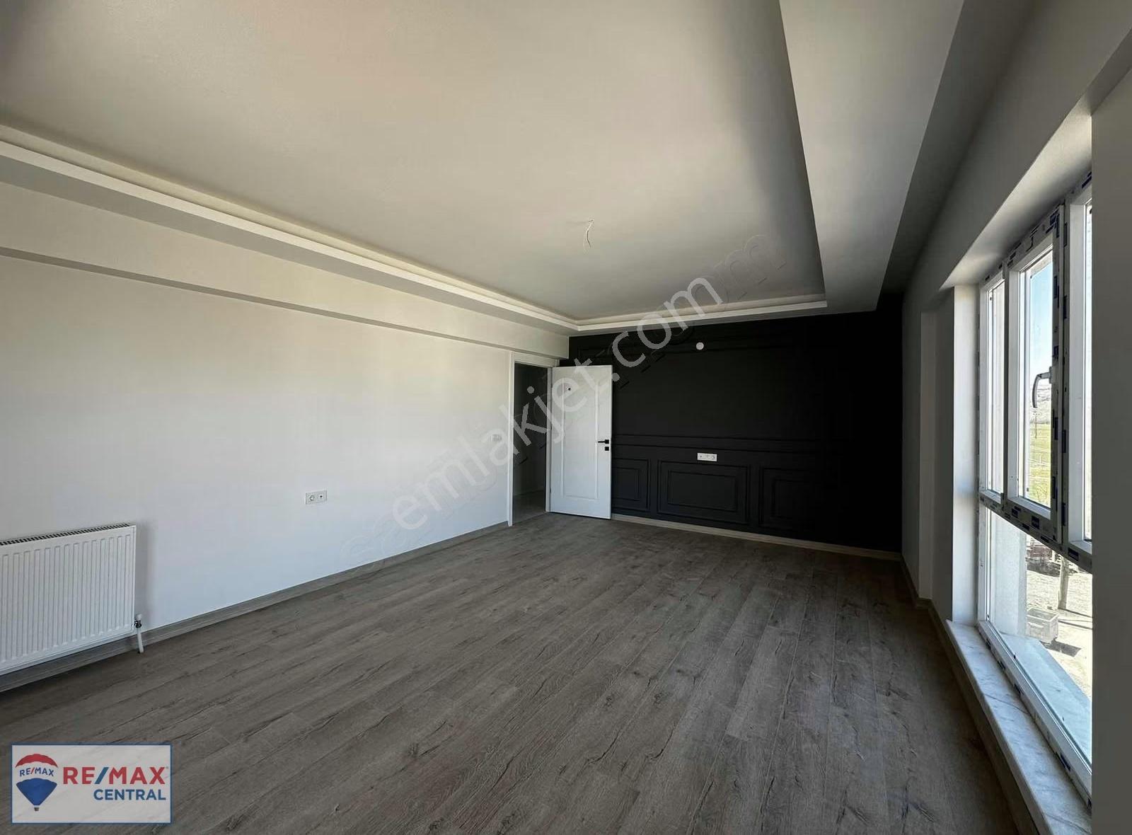 Remax Central Seyrantepe Mah Arakat Geniş Daire