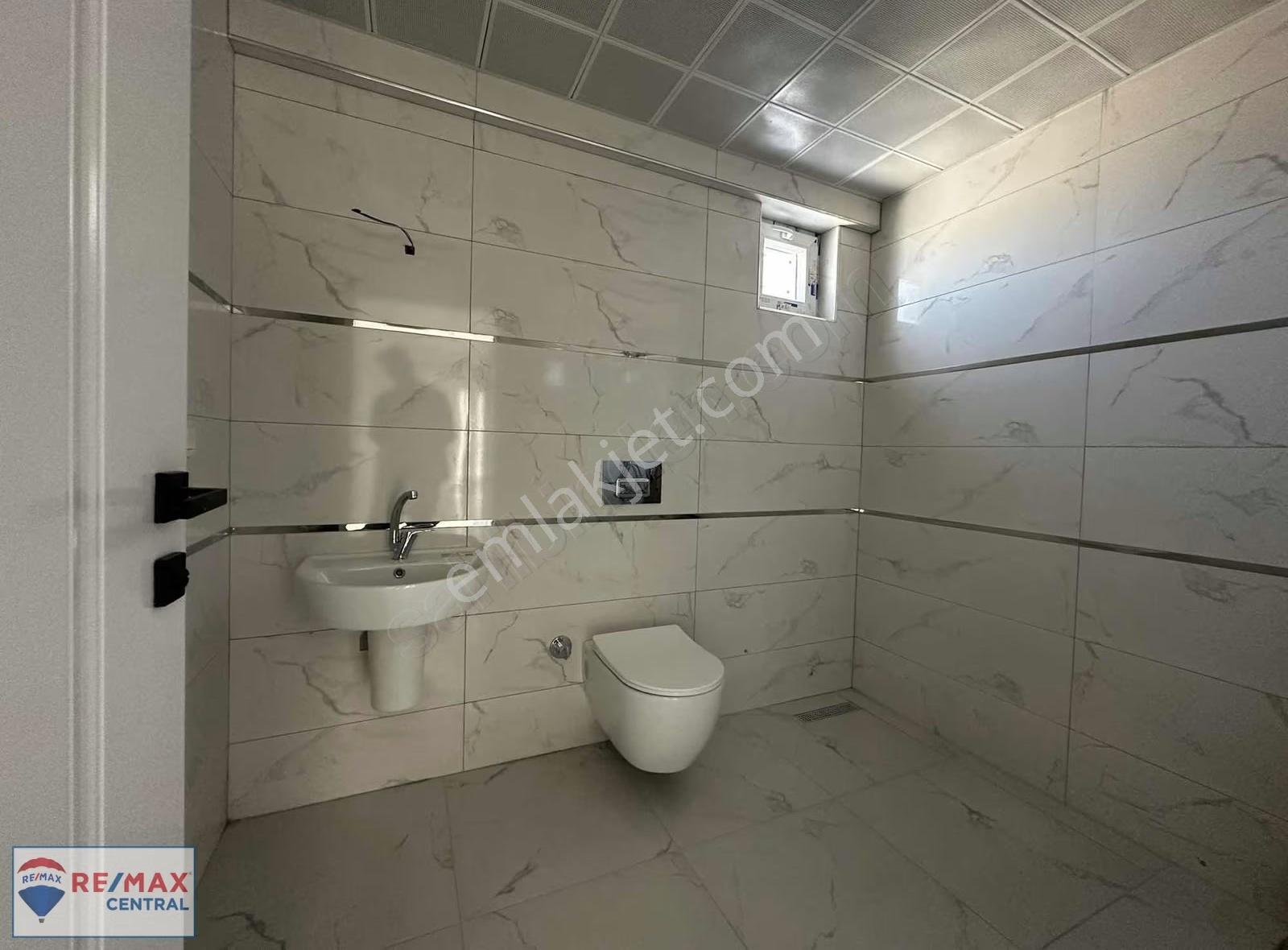 Remax Central Seyrantepe Mah Arakat Geniş Daire - Görsel 15