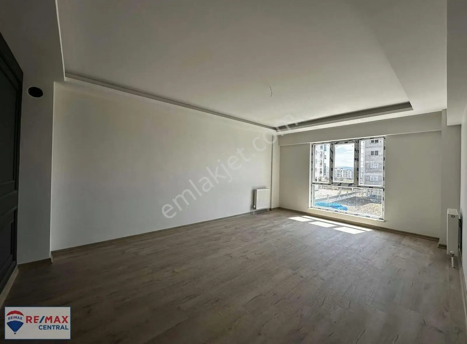 Remax Central Seyrantepe Mah Arakat Geniş Daire - Görsel 3