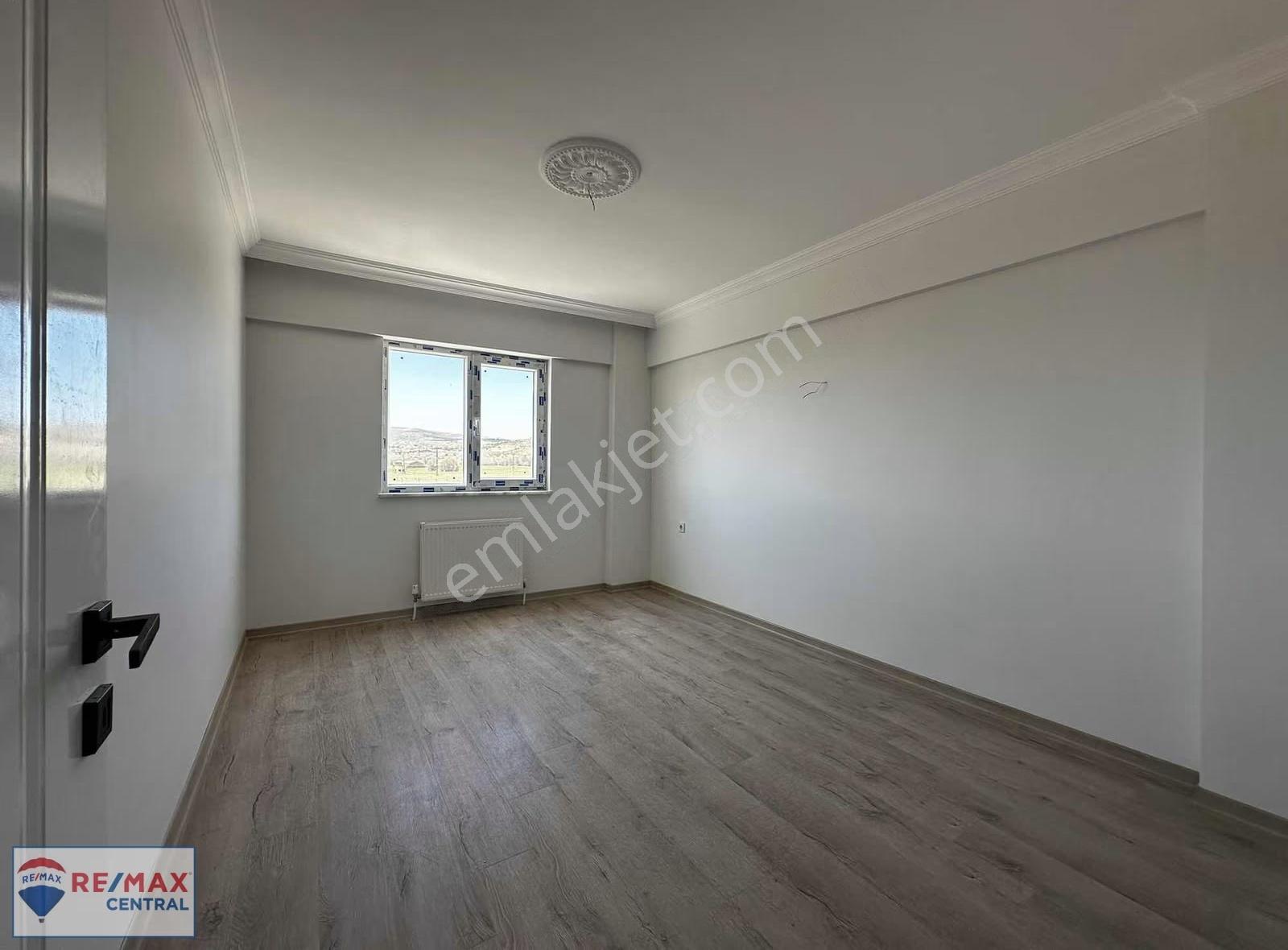 Remax Central Seyrantepe Mah Arakat Geniş Daire - Görsel 7