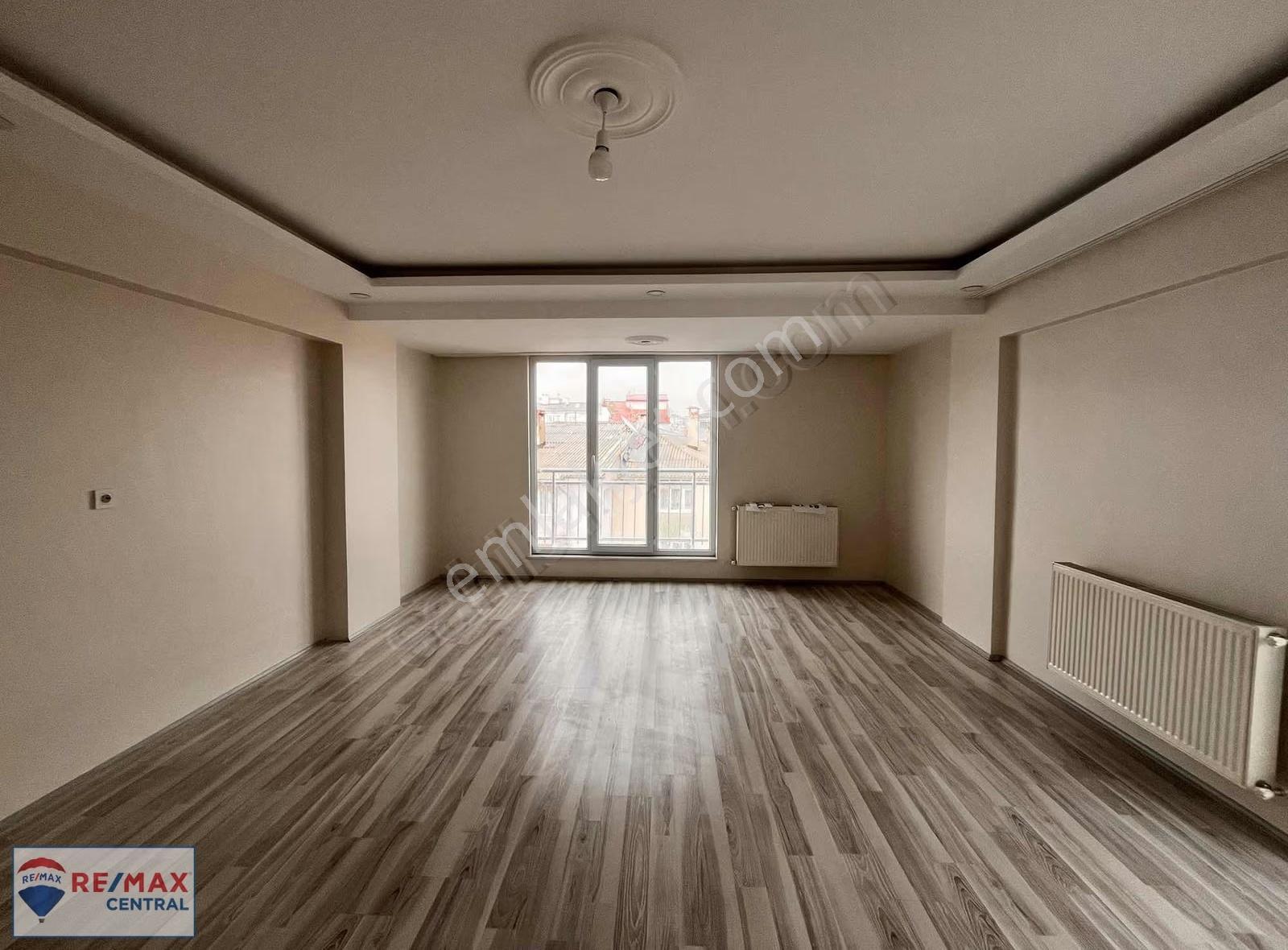 Remax Central'den Mehmet Akif Mahallesin'de 4+1 Kiralık Daire - Görsel 6