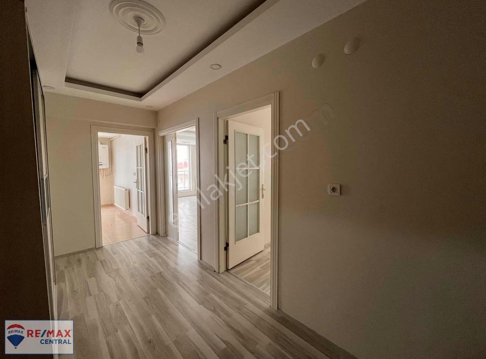 Remax Central'den Mehmet Akif Mahallesin'de 4+1 Kiralık Daire