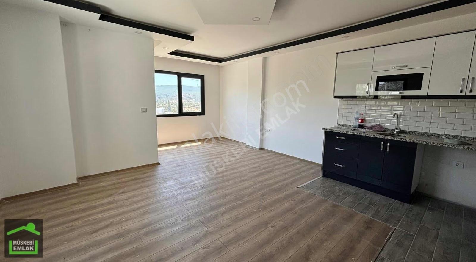 Mumcular'da Kiralık Ebeveyn Banyolu 2+1 Daire - Görsel 14