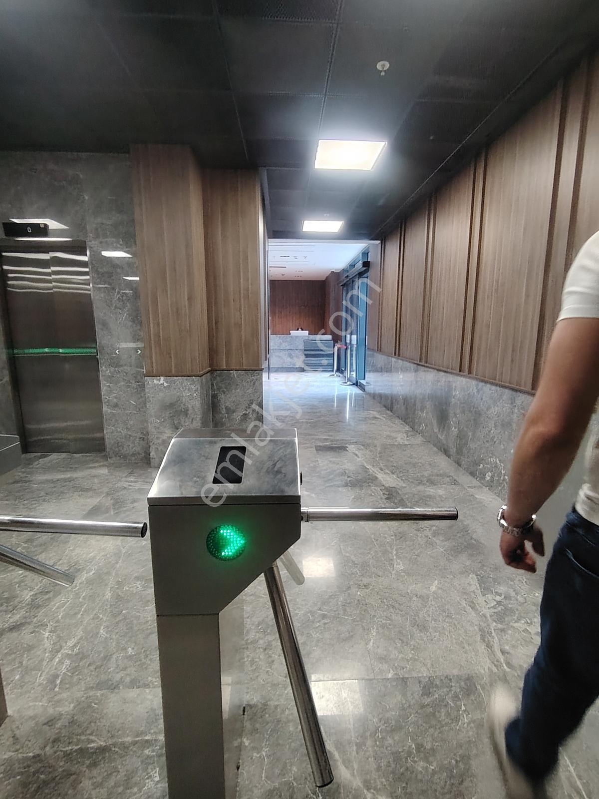 Engin Erdem Den Elmas Kule De 126m2 Balkonlu İş Yeri - Görsel 6