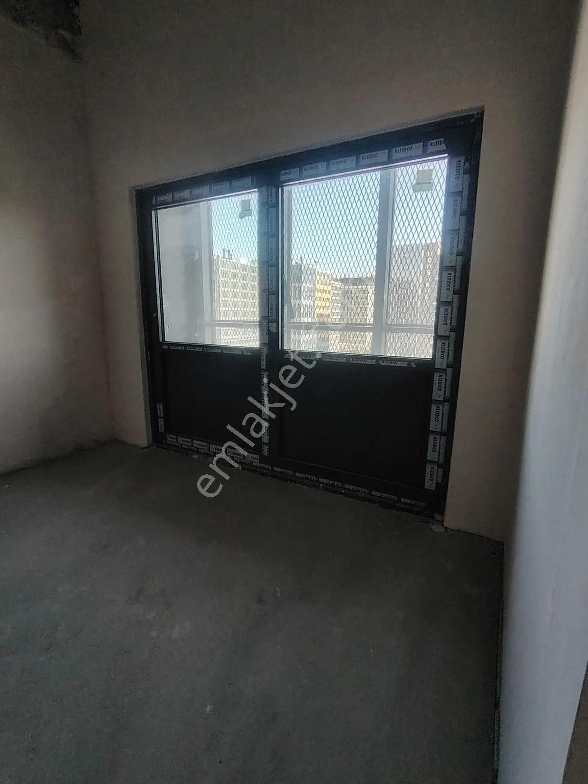 Engin Erdem Den Elmas Kule De 126m2 Balkonlu İş Yeri - Görsel 2