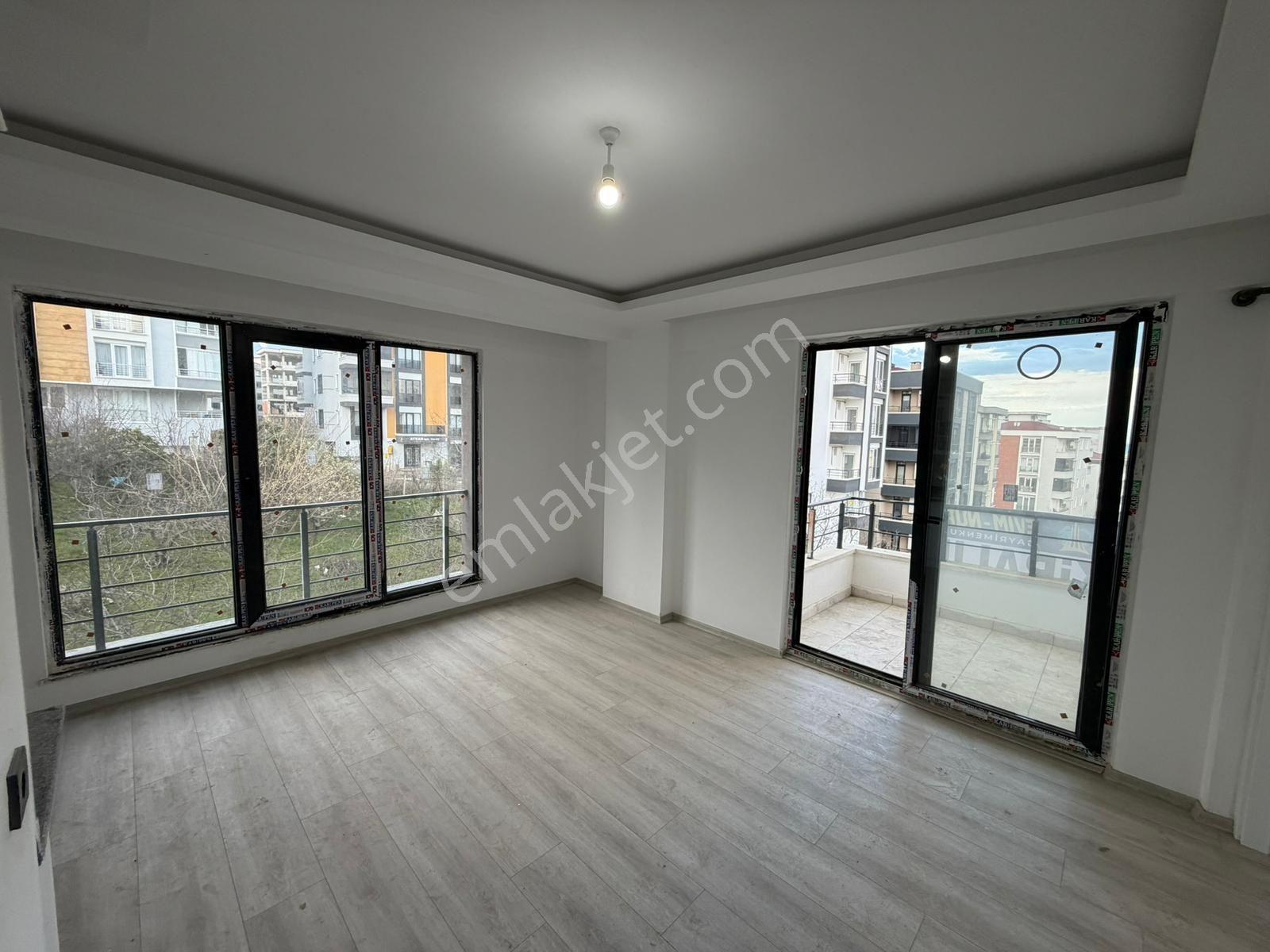 Evim-nur'dan Körfez Mh 1+1 55m2 Deniz Manzaralı Tramvaya Yakın Kiralık Daire - Görsel 3