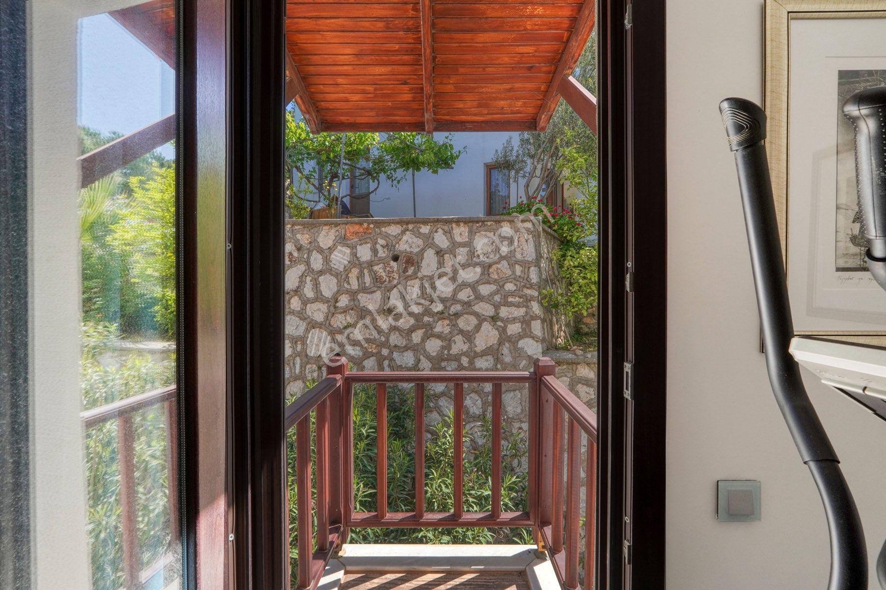 Mordoğan’da Deniz Manzaralı Villa! - Görsel 8