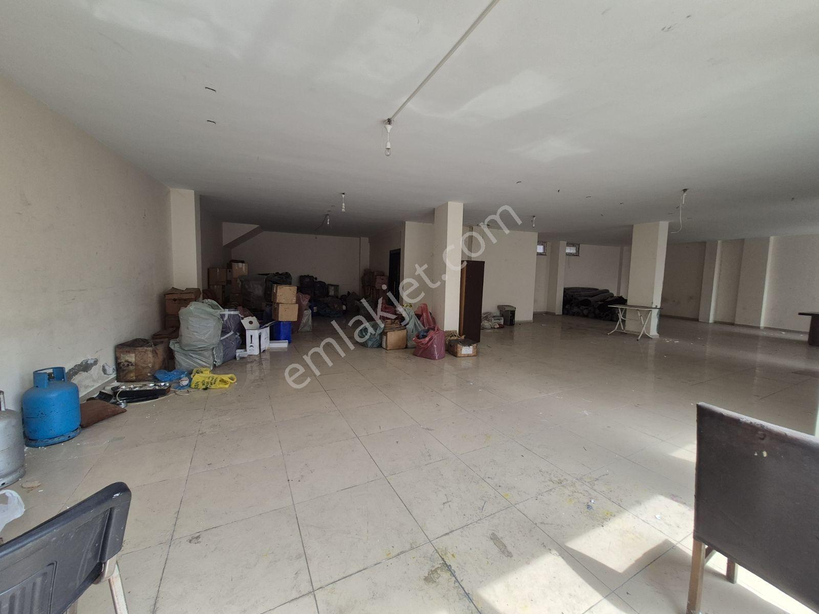 Esenyurt'ta Caddeüstü 530m2 Satılık Dükkan - Görsel 6