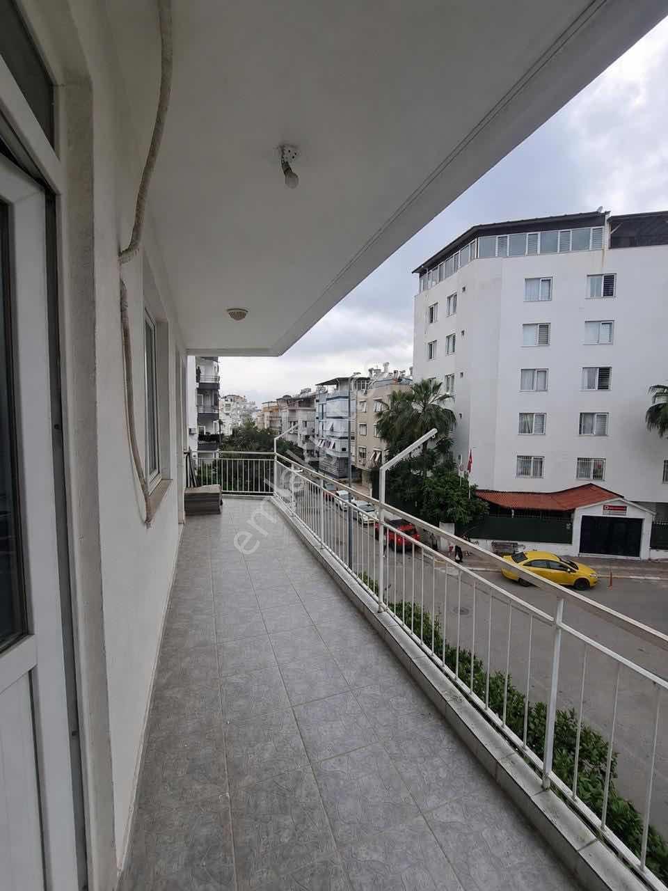 Antalya Kepez Yeşiltepe Mahallesinde Satılık Geniş 2+1 Daire