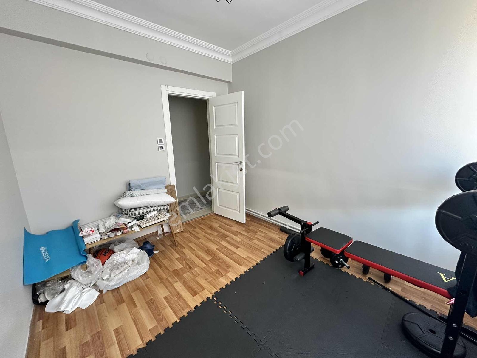 Engin Erdem'den Merter Mete Sokakta 3+1 Temiz Kiralık Daire! - Görsel 26