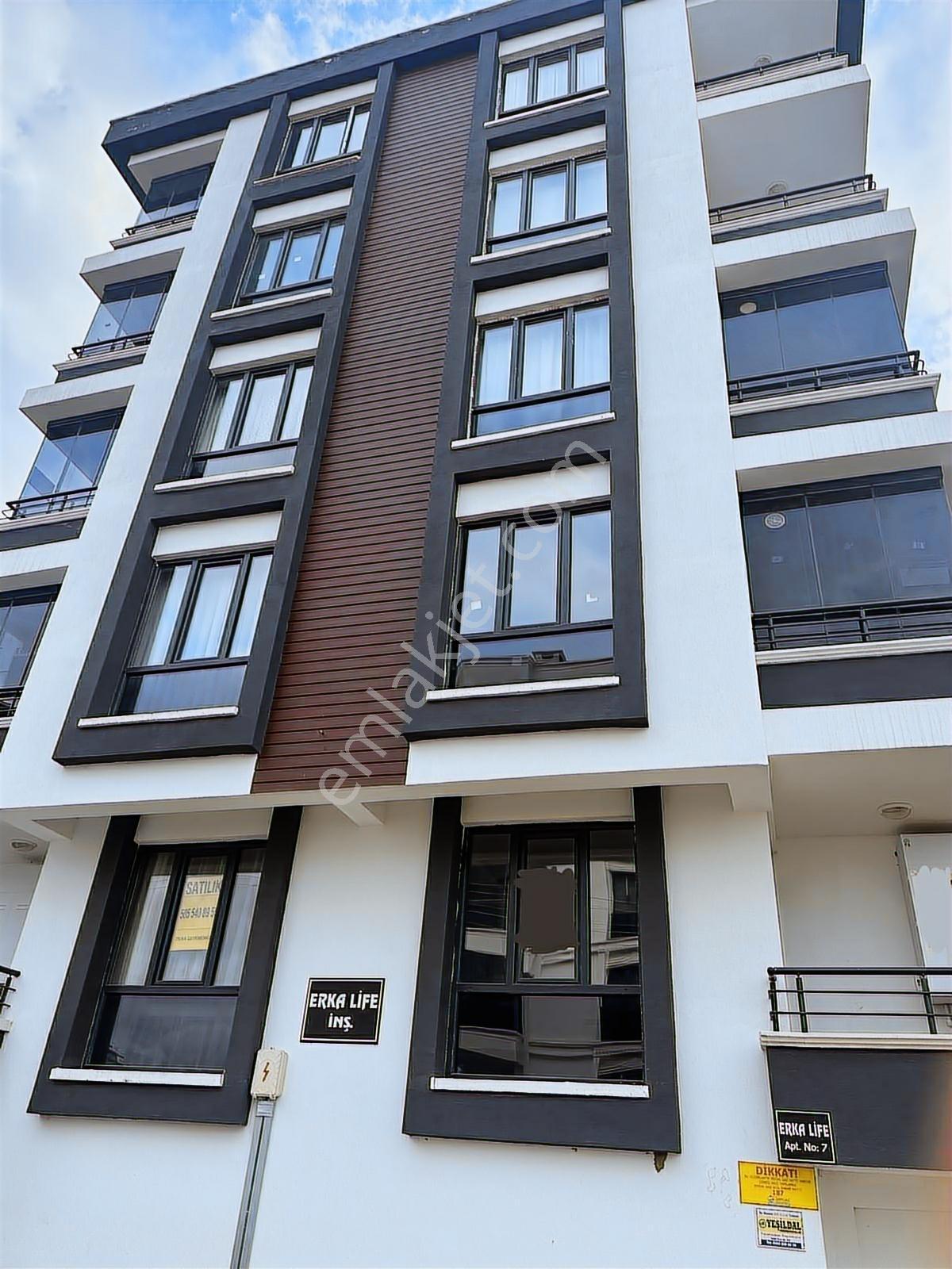 Truva'dan Körfez-pamuklu Blv. İskanlı-kiracılı-eşyalı Satılık1+1