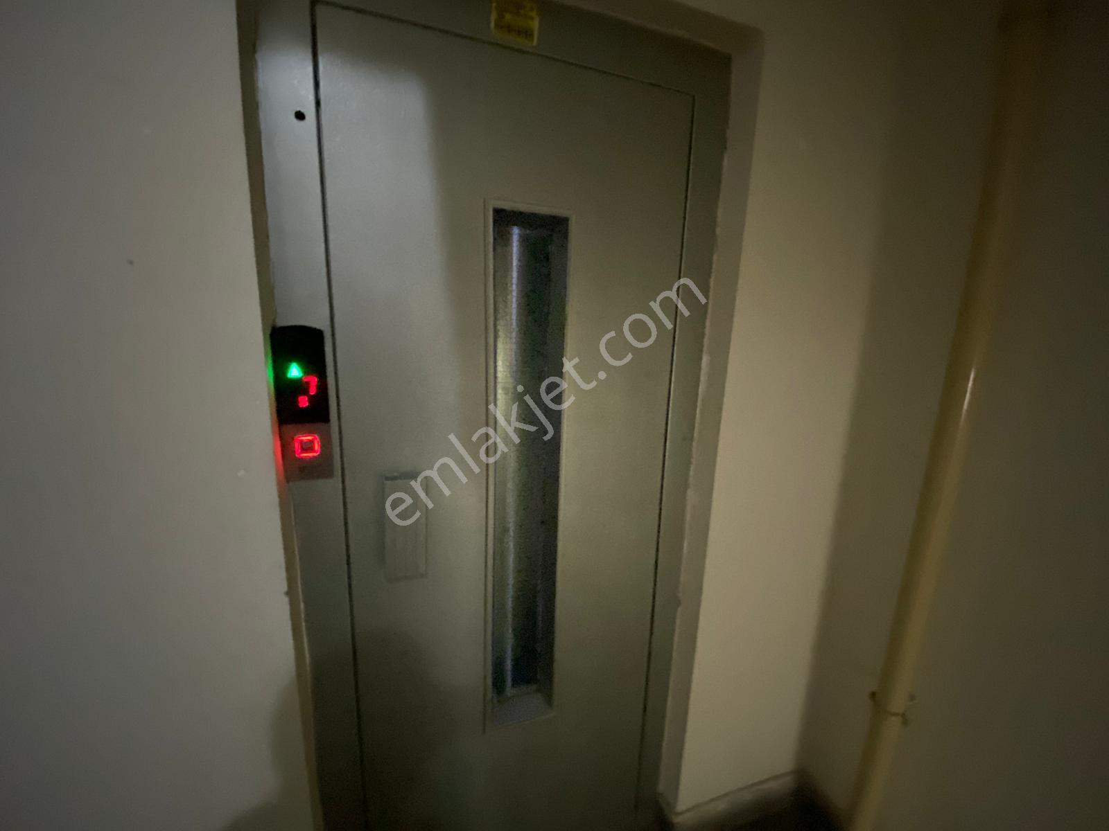 Zabıtan Mahallesi'nde Remax Güvencesiyle Kiralık 3+1 Daire - Görsel 24