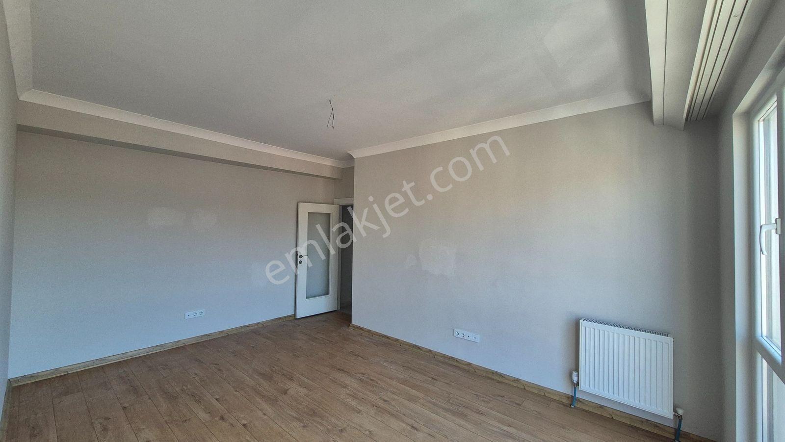 Kartal Da Güvenlikli Site İçerisinde İskanlı Satılık 2+1 Daire - Görsel 6