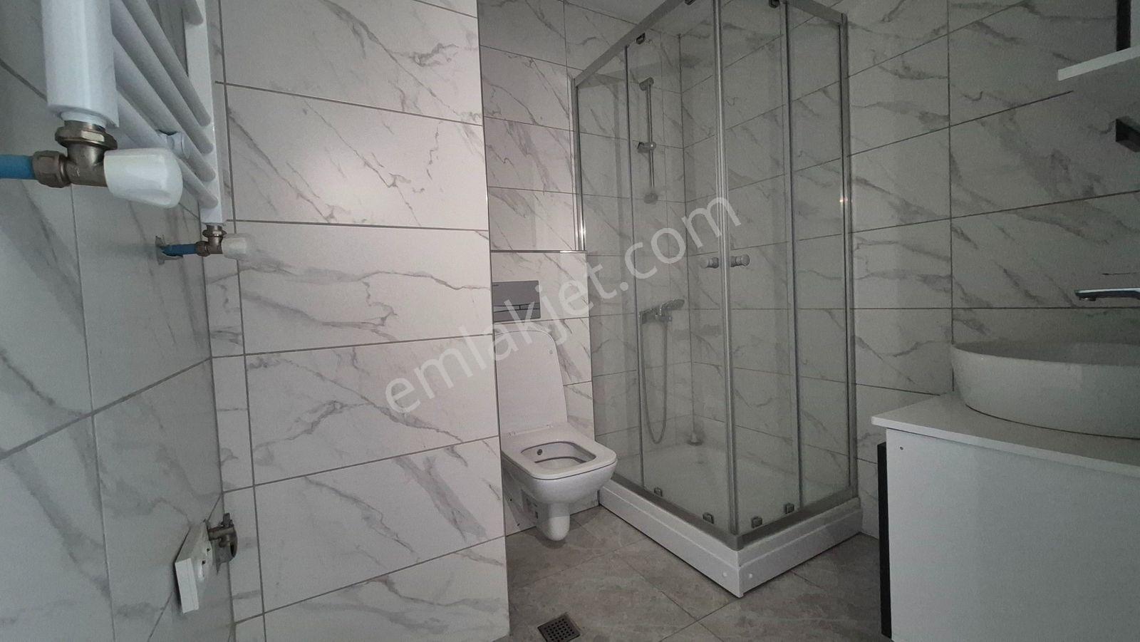Kartal Da Güvenlikli Site İçerisinde İskanlı Satılık 2+1 Daire - Görsel 9