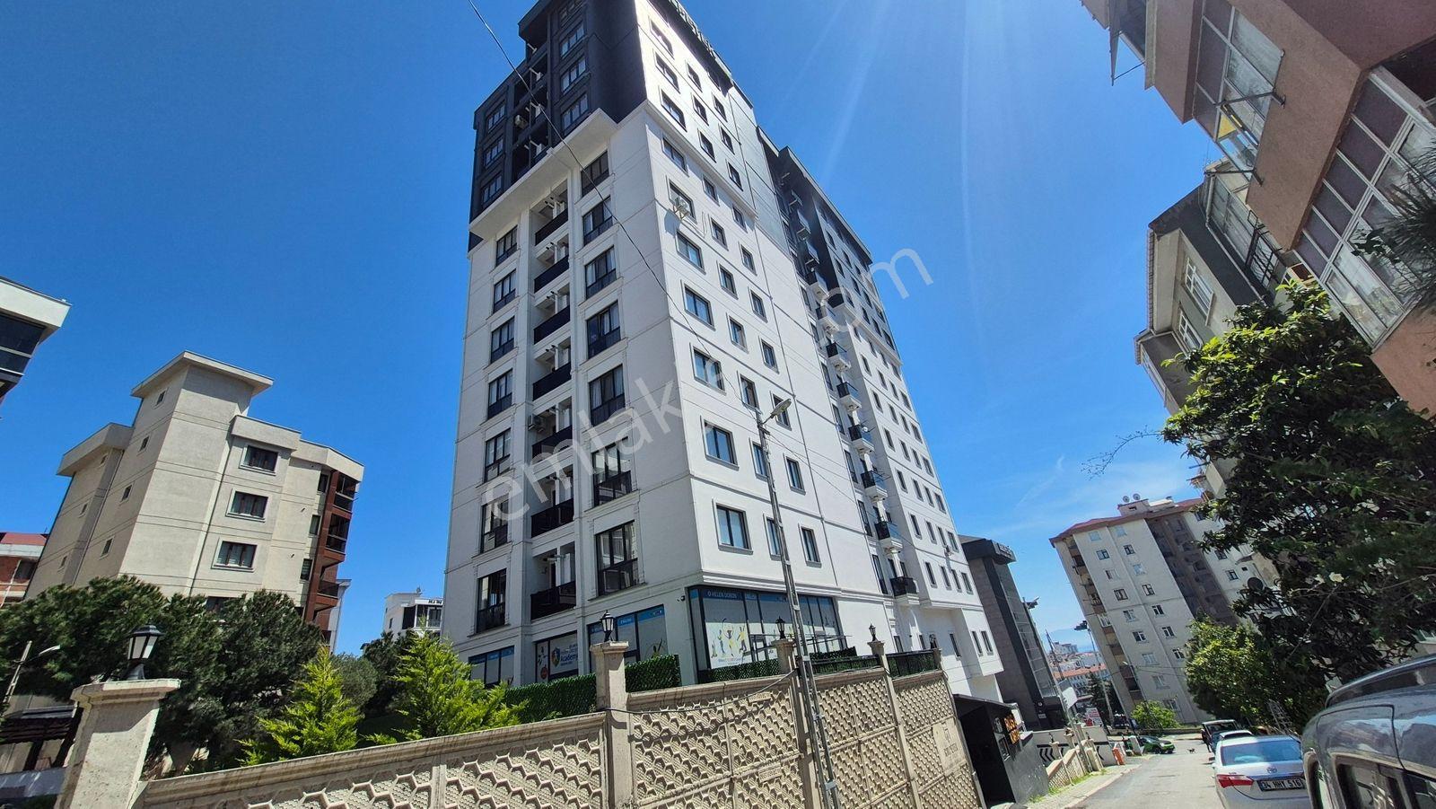 Kartal Da Güvenlikli Site İçerisinde İskanlı Satılık 2+1 Daire - Görsel 2