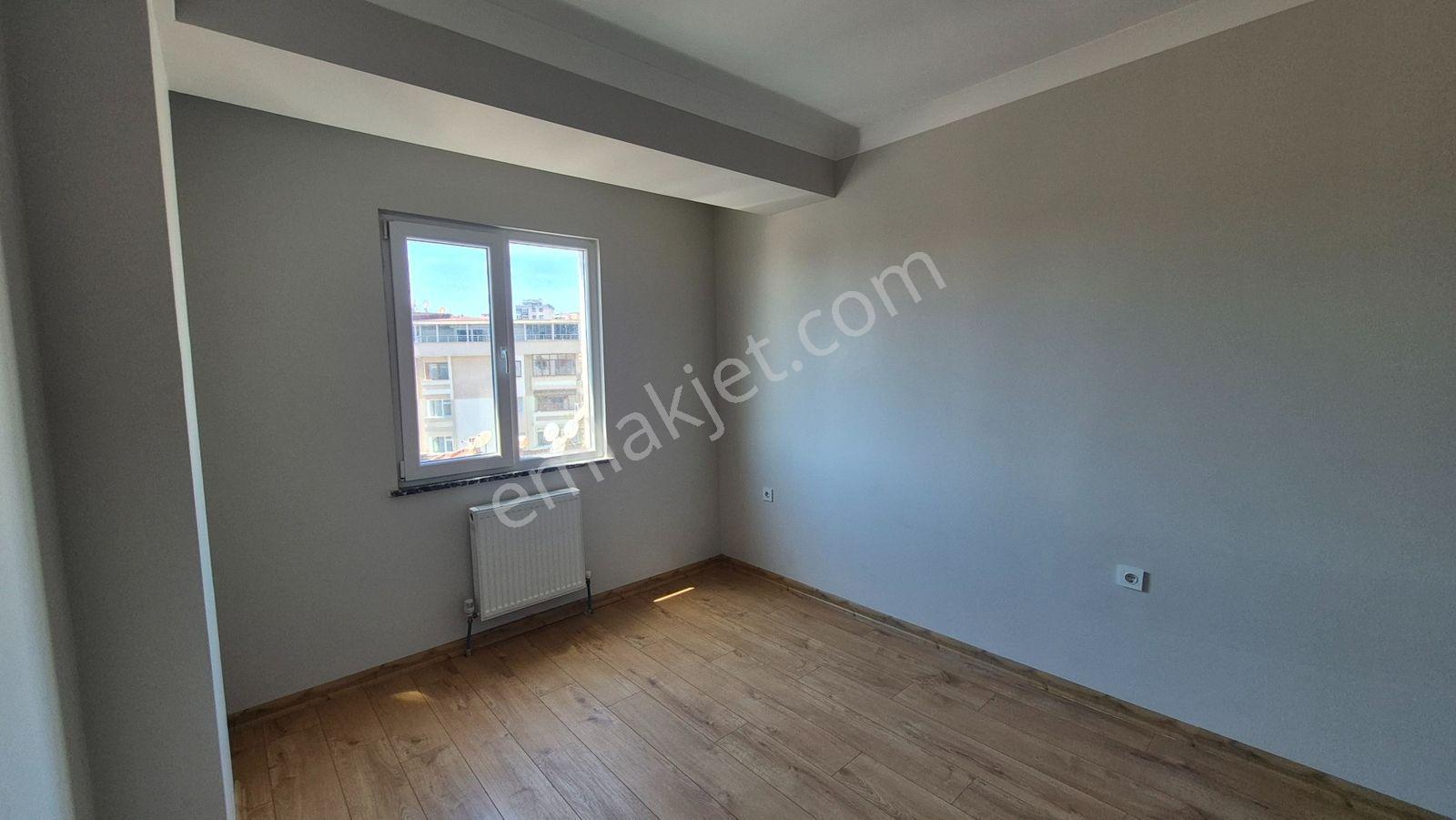 Kartal Da Güvenlikli Site İçerisinde İskanlı Satılık 2+1 Daire - Görsel 14