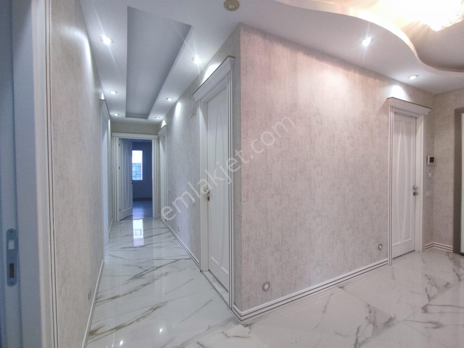 Beykent Gym'den Mezitli Akdenizde Havuzlu Saunalı Lüks Site İçi 4+1 Daire - Görsel 9