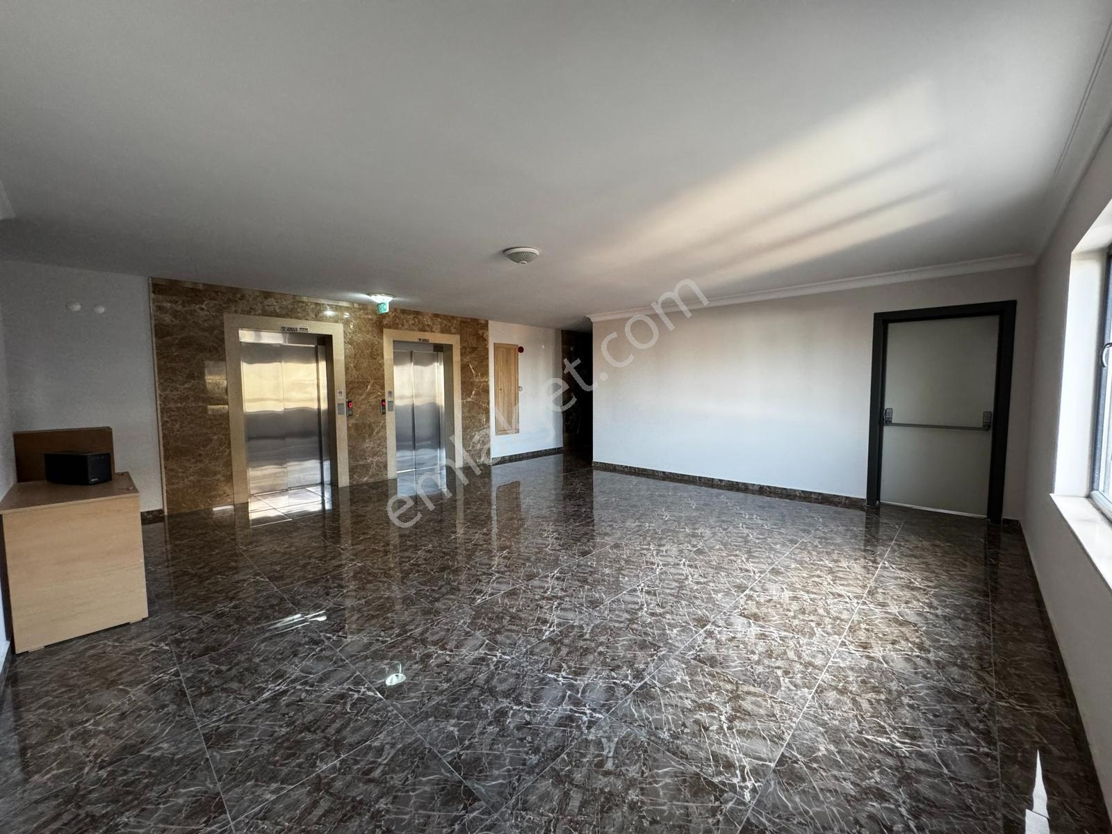 Vip'den Önü Açık Kapalı Garaj Full Yapılı 4+1 Site Dairesi - Görsel 11