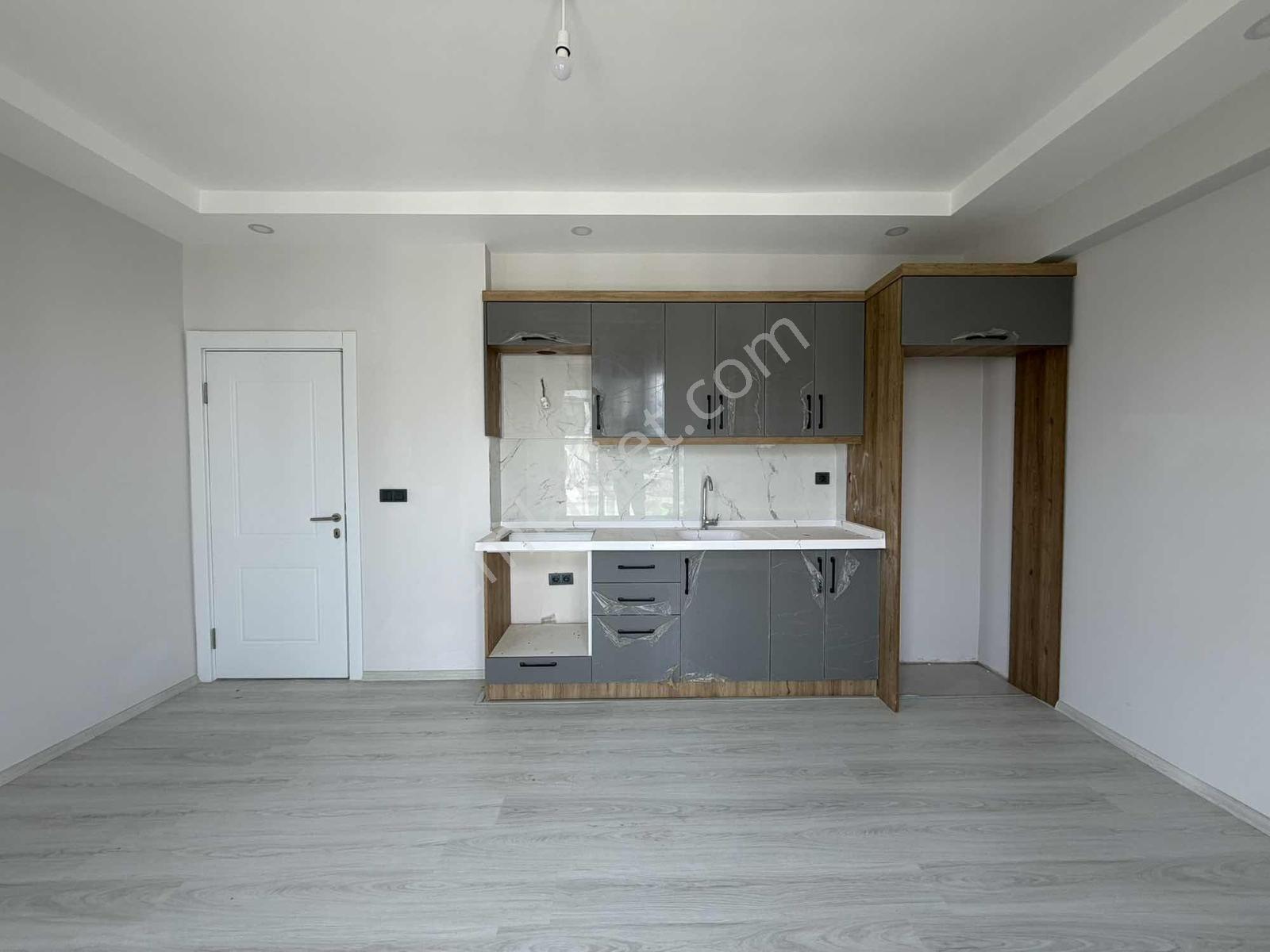 Onmax Cumhuriyet Mahallesi Satılık Sıfır 1+1 60 M2 Ara Kat Daire