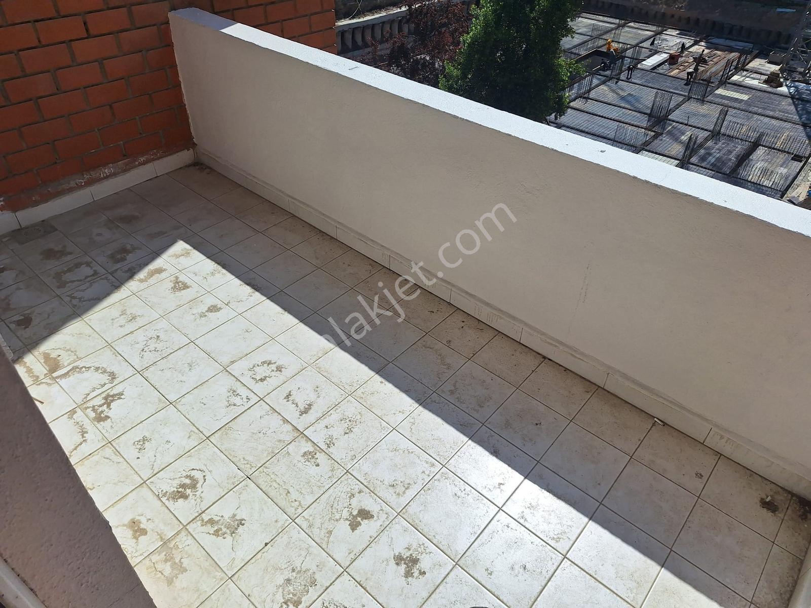 Esen'den İçi Yenilenmiş Site İçi Arakat Kiralık Daire - Görsel 5