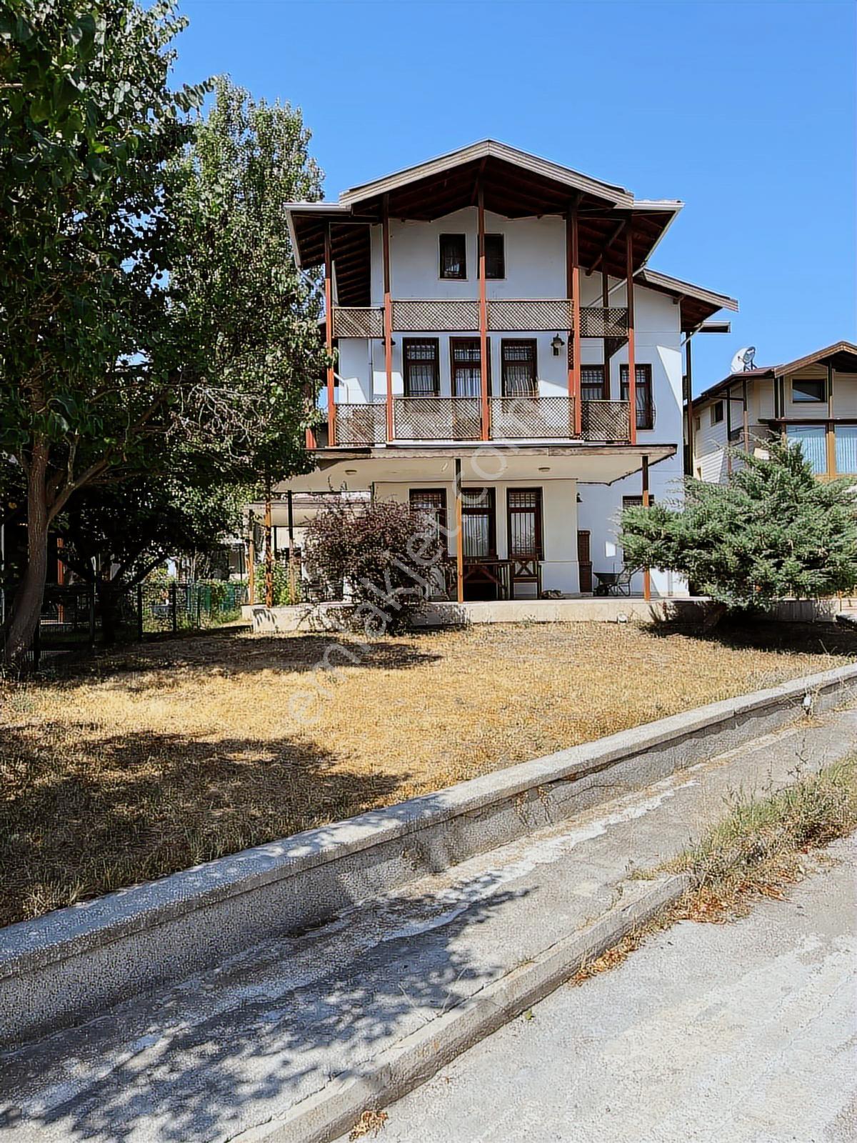 Cb Vizyon Sıtkı Şimşek'ten Doktorlar Sitesinde Satılık Villa - Görsel 14