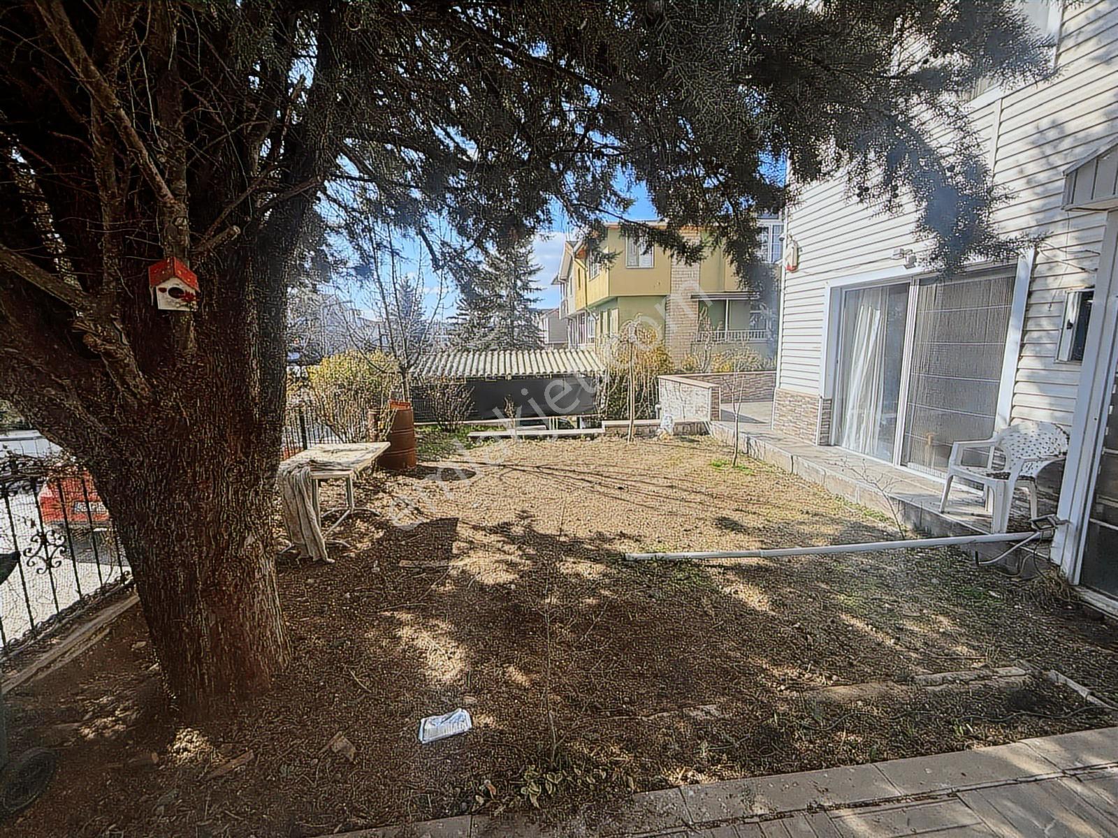 Cb Sıtkı Şimşek'den Gölbaşı Özgür Sitesinde Satılık Villa - Görsel 21