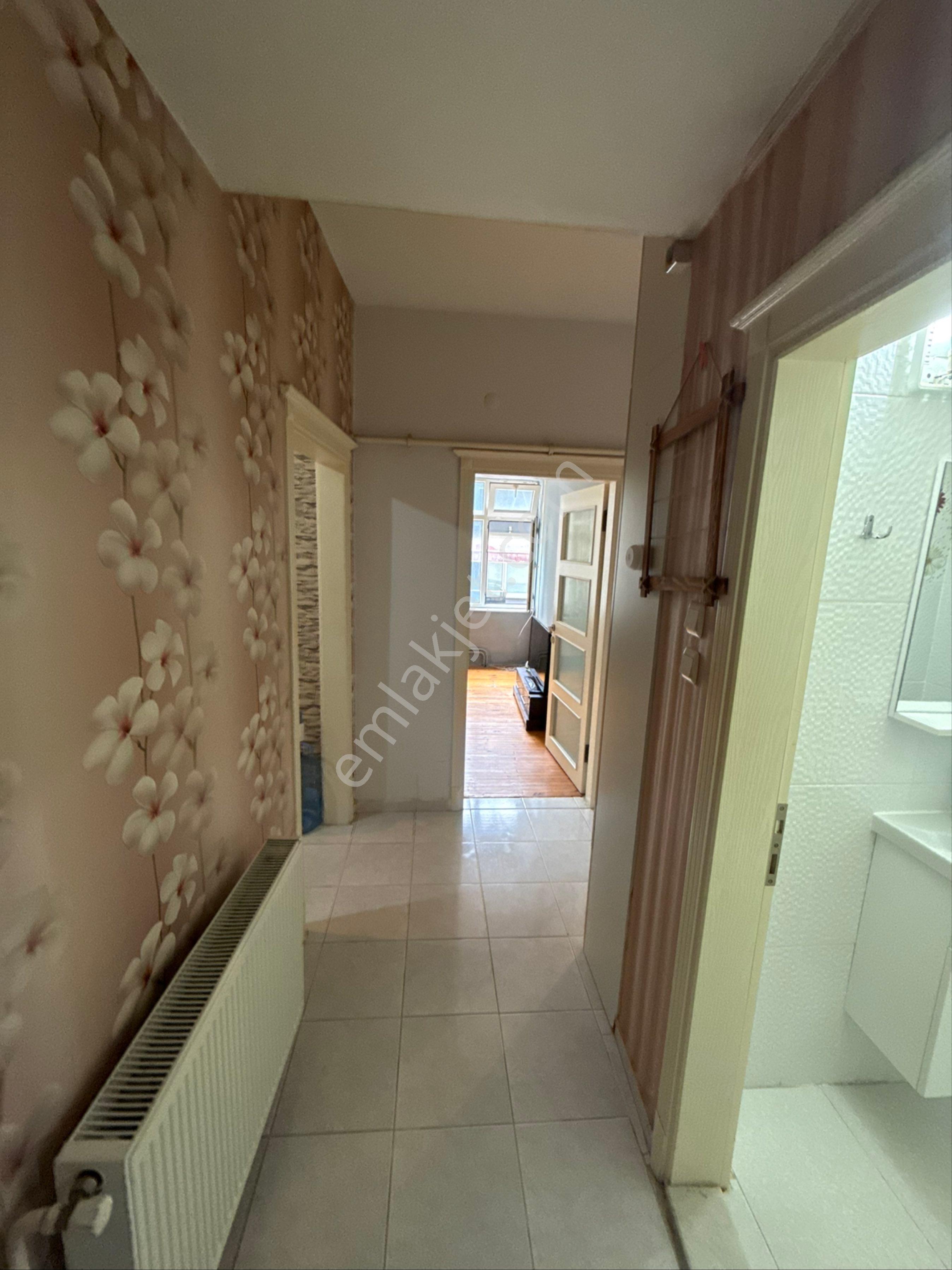 Ciftlik Mahallesinde İci Temiz Esyalı Kiralık Daire - Görsel 25