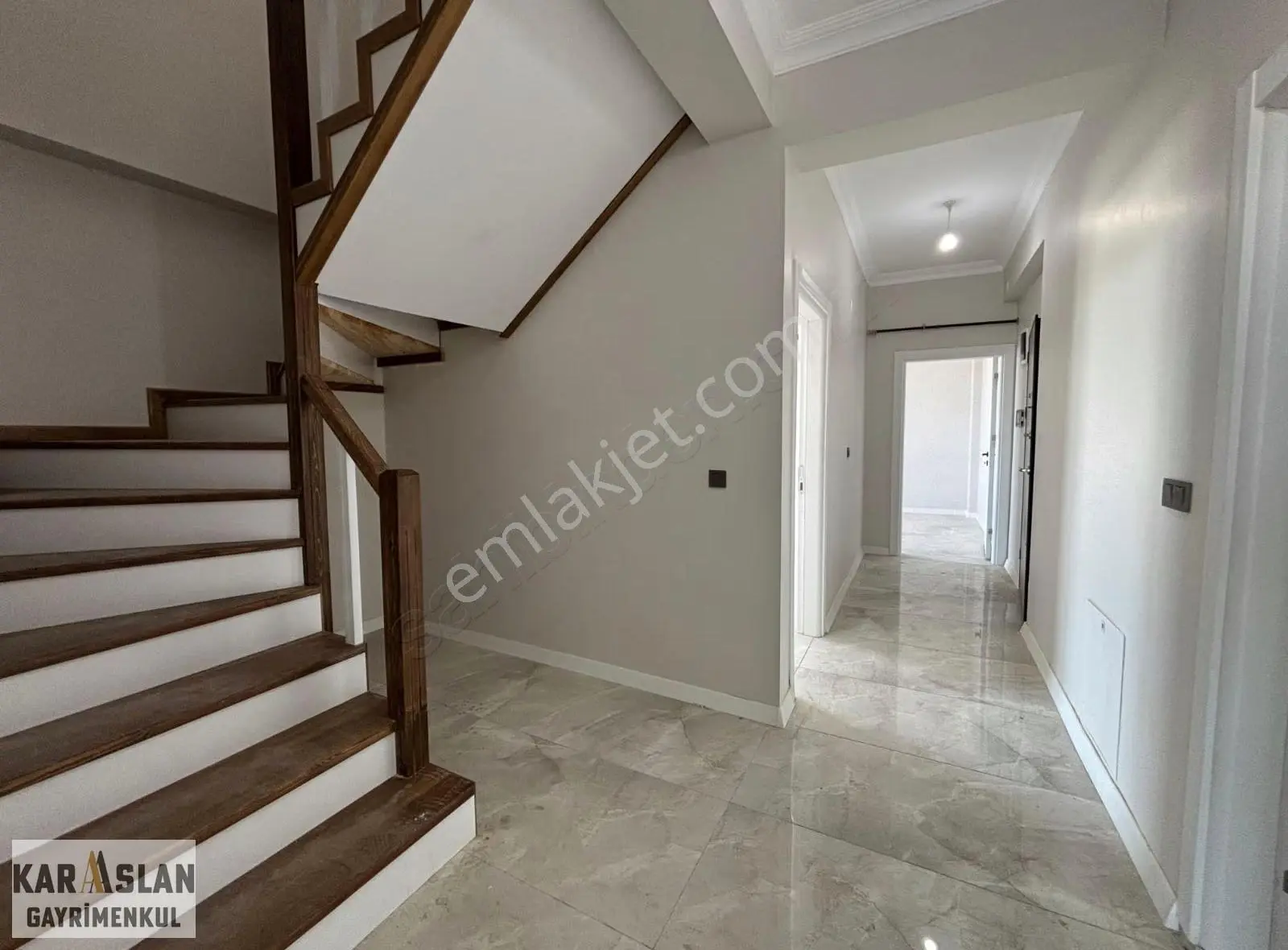 Başiskele Yeşilyurtta Asansörlü Deniz Manzaralı Satılık 4+1daire