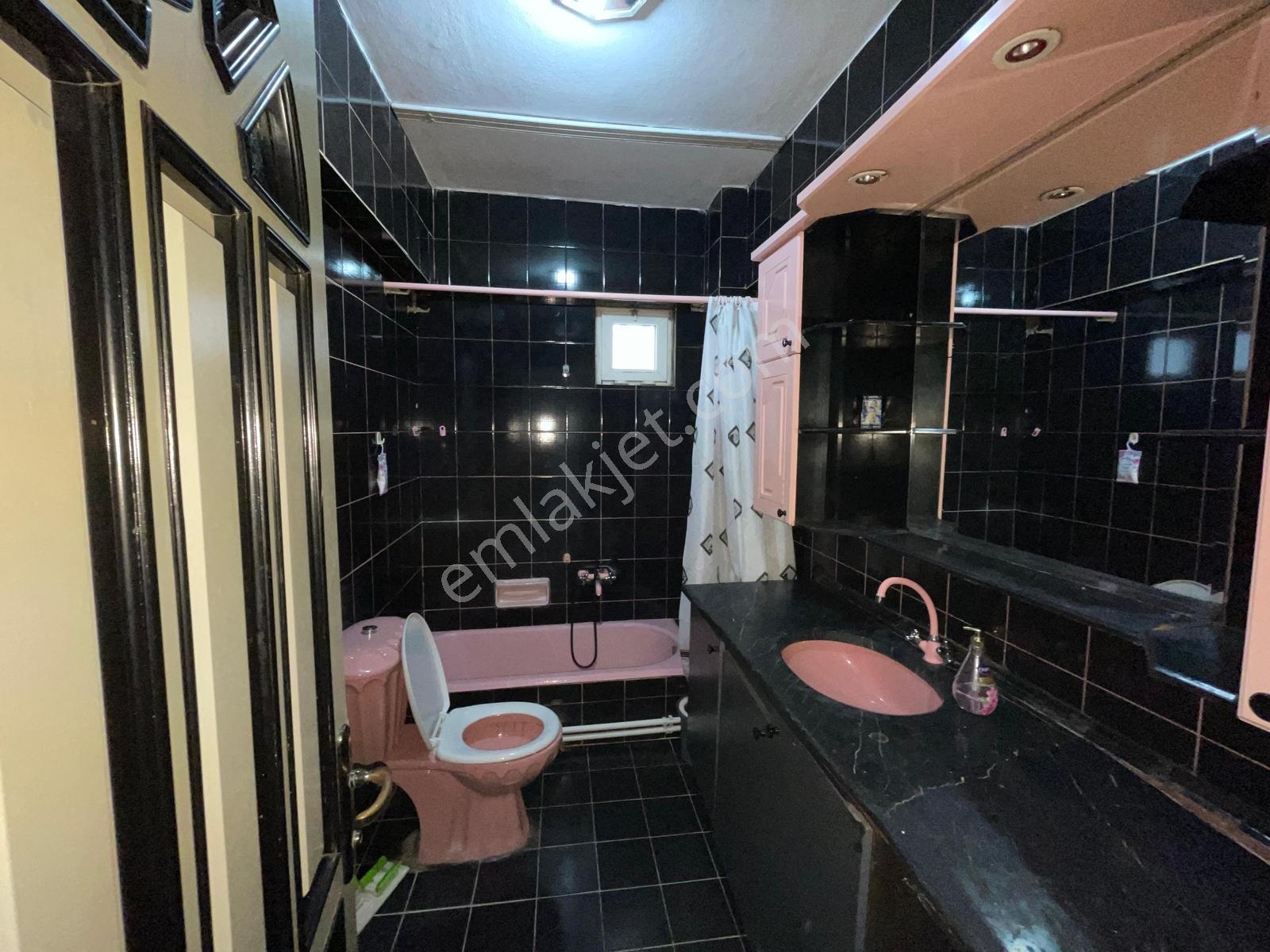 Cumhuriyet Mah. Muhtarlık Yanı Üç Cepheli Balkonlu Ferah Kiralık - Görsel 28