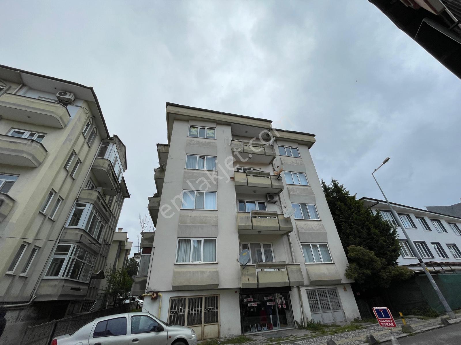 Cumhuriyet Mah. Muhtarlık Yanı Üç Cepheli Balkonlu Ferah Kiralık - Görsel 3