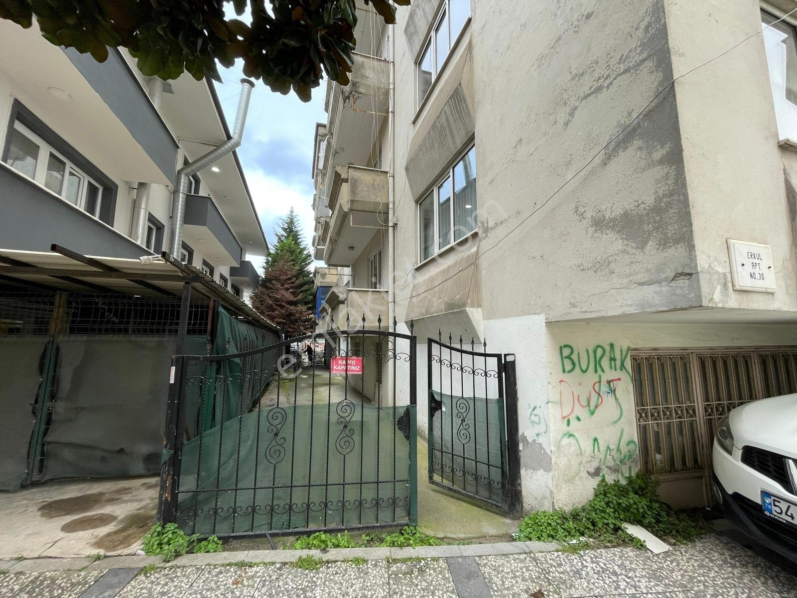 Cumhuriyet Mah. Muhtarlık Yanı Üç Cepheli Balkonlu Ferah Kiralık - Görsel 5