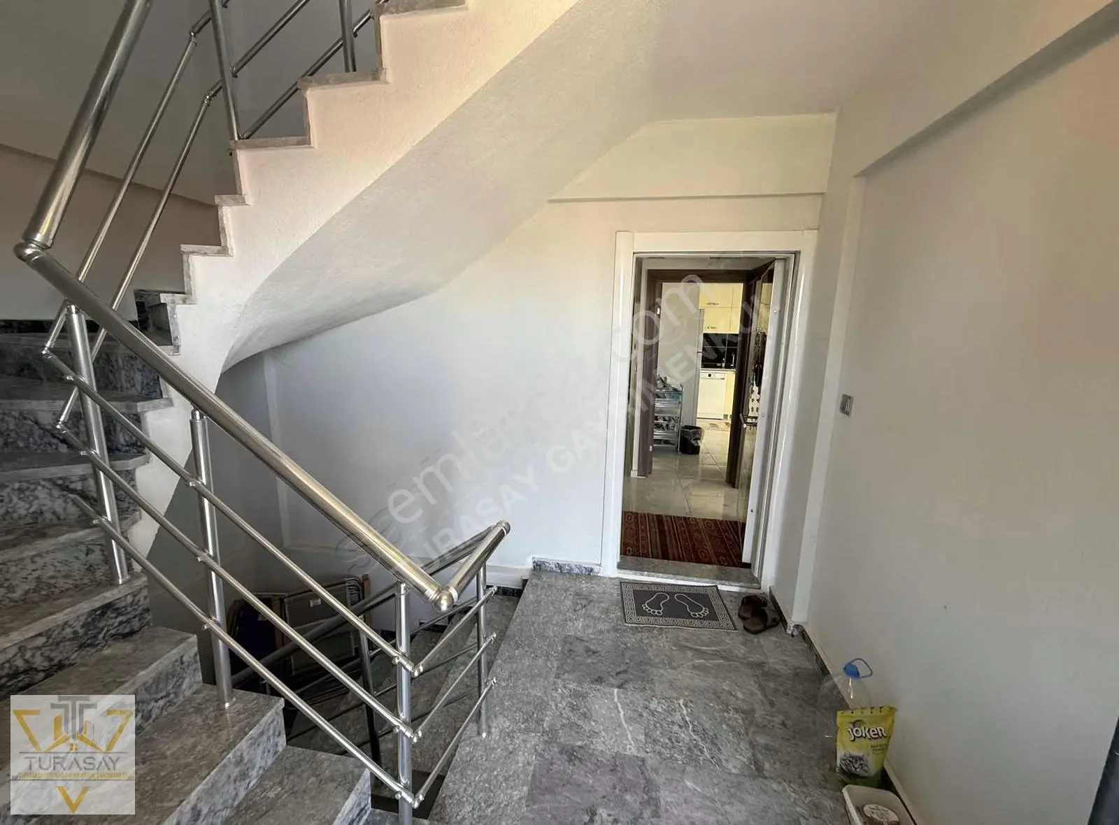 Akçaova Villa Bölgesinde Satılık Eşyalı Çift Daireli Bina - Görsel 2