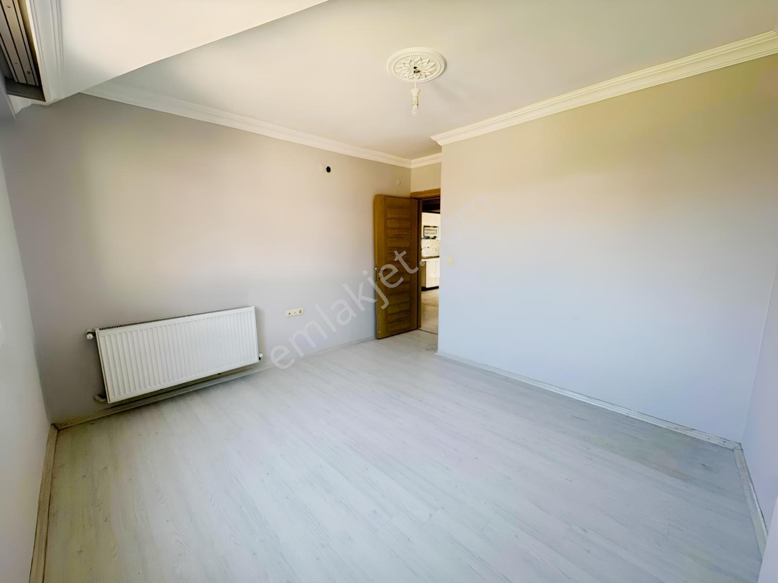 Çarşı Merkezde Ara Kat Çift Cephe D.gazlı K. Mutfak Kiralık 2+1 - Görsel 10