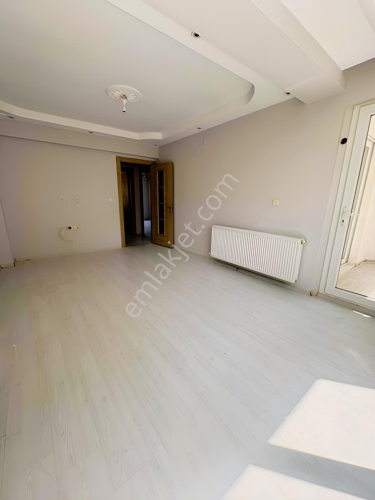 Çarşı Merkezde Ara Kat Çift Cephe D.gazlı K. Mutfak Kiralık 2+1 - Görsel 8