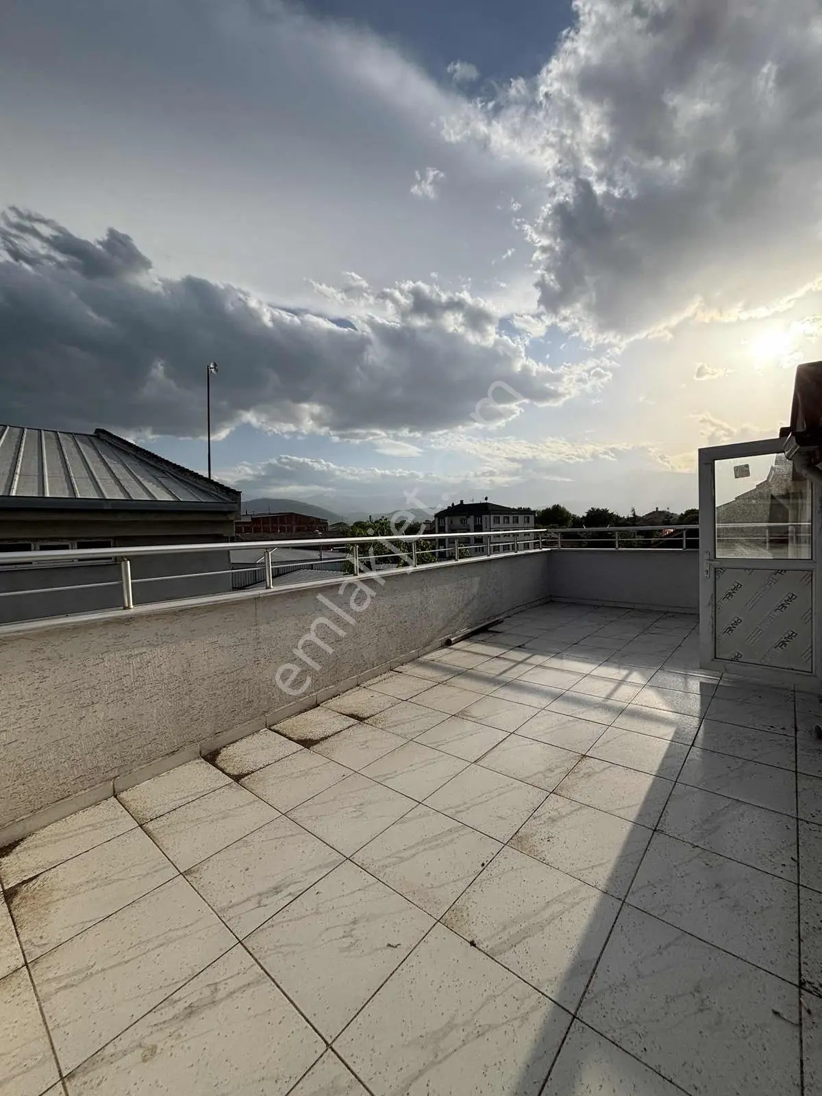 Çarşı Merkezde Sıfır Oturuma Hazır 5+1 230 M2 Dubleks Daire - Görsel 3
