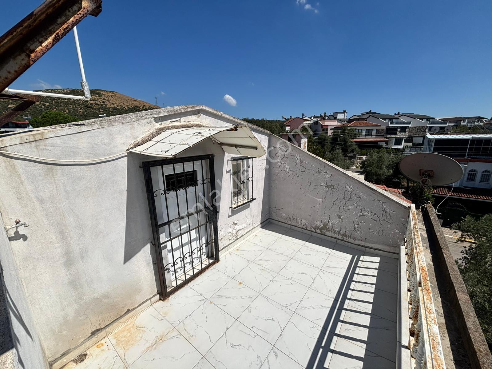 Pozitif'ten Çuğra Mevkinde Yarı Müstakil 'bahçeli' Satılık Villa - Görsel 31