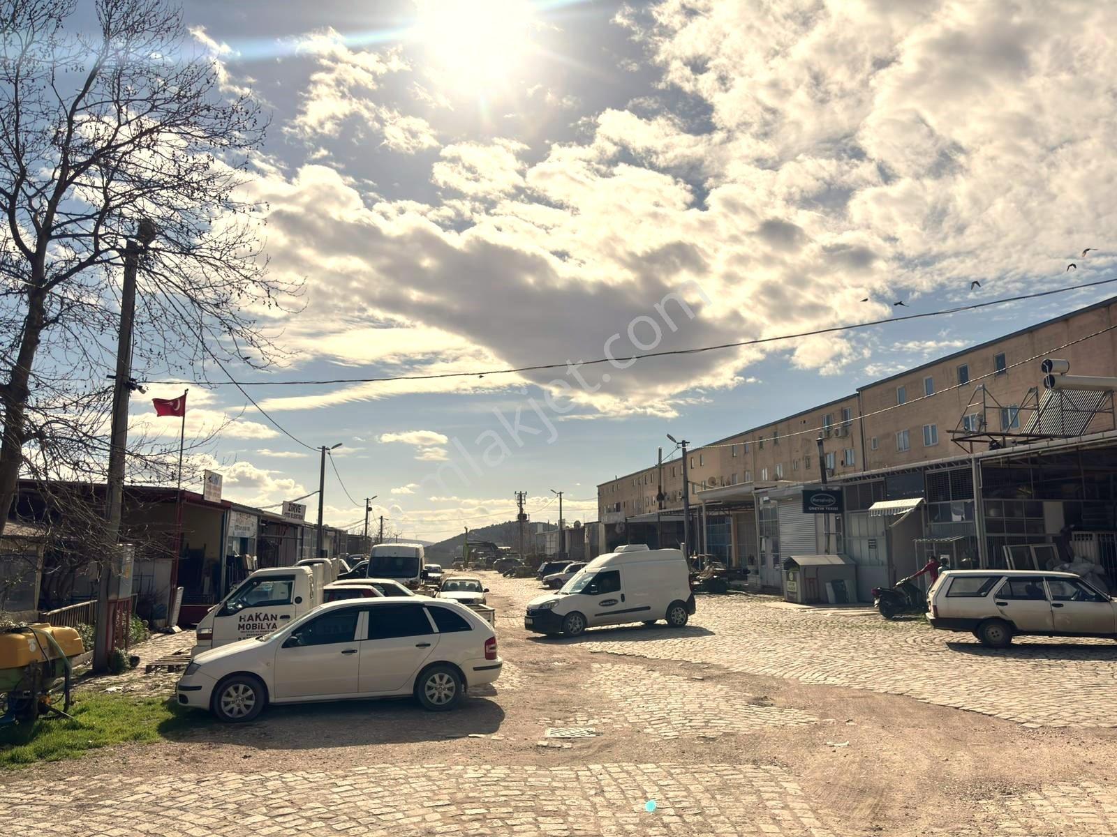 Erdek Sanayi Sitesinde 420 M2 Kullanım Alanlı Satılık Dükkan - Görsel 4