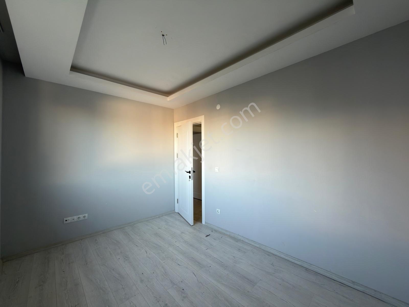 Salon Mutfak Ayrı / Tramvaya Yakın / Çok Geniş 1+1/ Remax Gökhan - Görsel 23