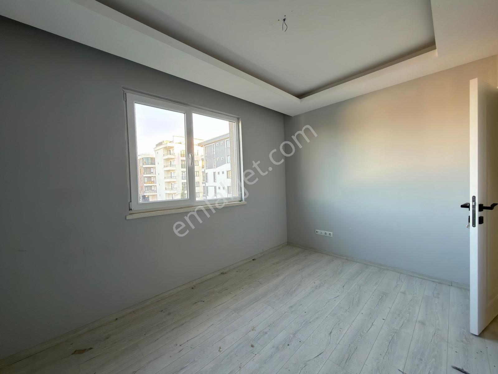 Salon Mutfak Ayrı / Tramvaya Yakın / Çok Geniş 1+1/ Remax Gökhan - Görsel 8