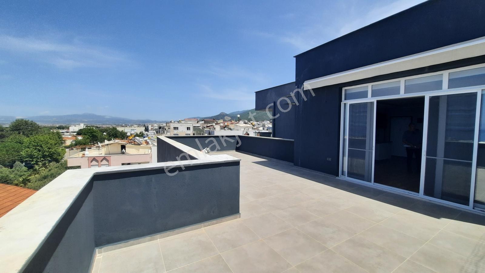 Güzelçamlı Merkezde Deniz Manzaralı Kiralık 1+1 Çatı Katı - Görsel 13