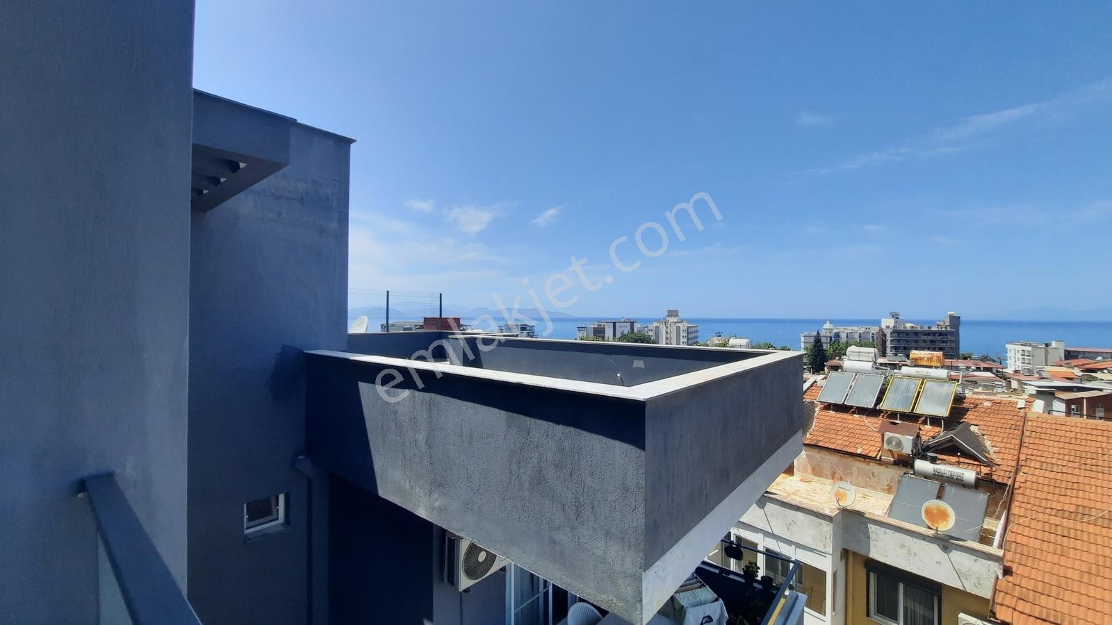 Güzelçamlı Merkezde Deniz Manzaralı Kiralık 1+1 Çatı Katı - Görsel 7