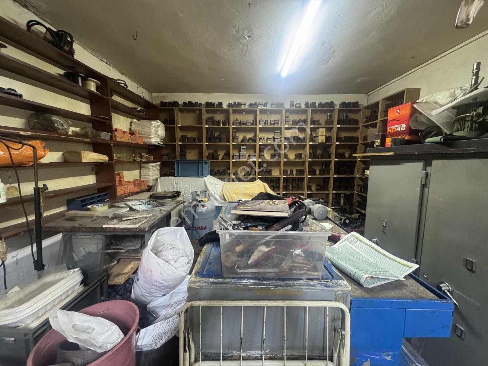 Altın Emlak'tan 70 M2 Yarı Bodrum Dükkan - Görsel 3