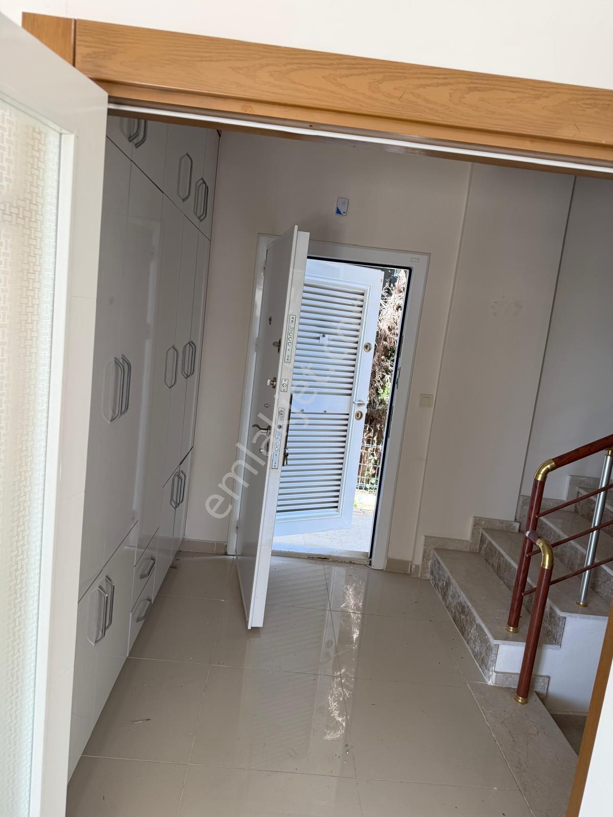 Kuyulukta 5+1 Tripleks Kendine Ait Havuzlu Kiralık Villa - Görsel 35